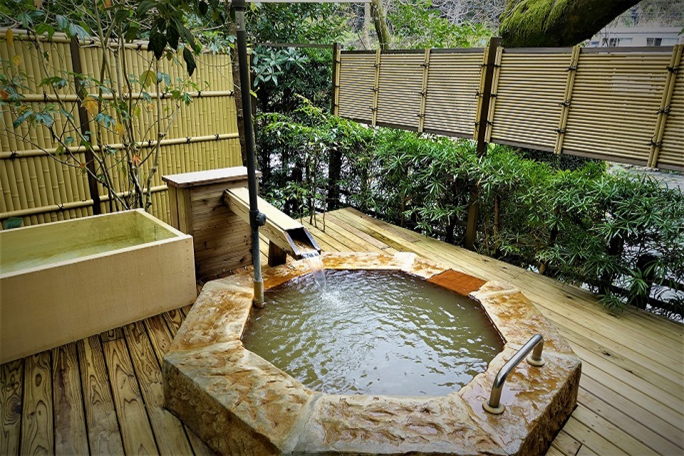 露天風呂と水風呂